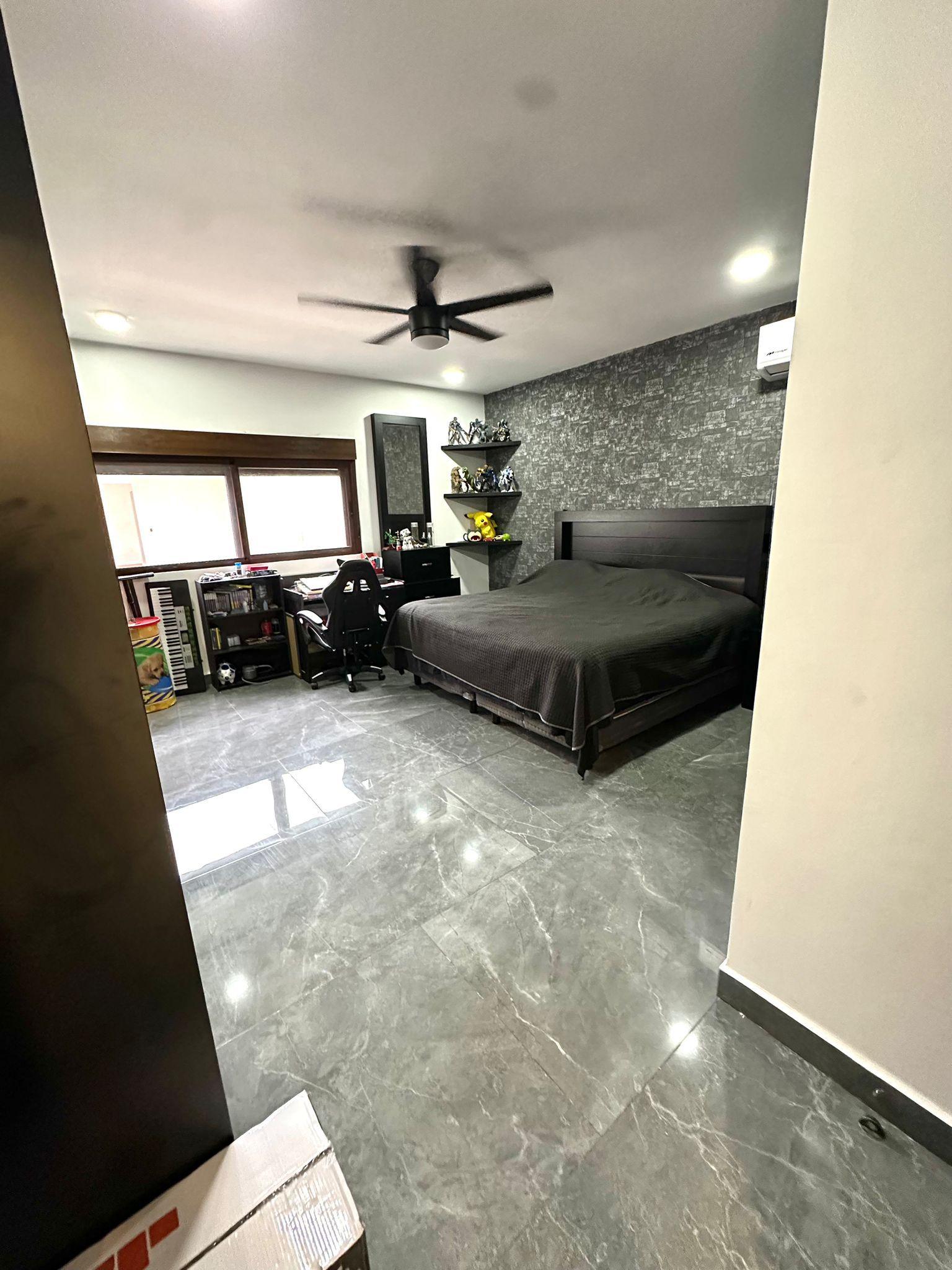 Casa Moderna en Venta en Vía Cumbres Cancún – 5 Recámaras, Alberca Privada y Roof Garden