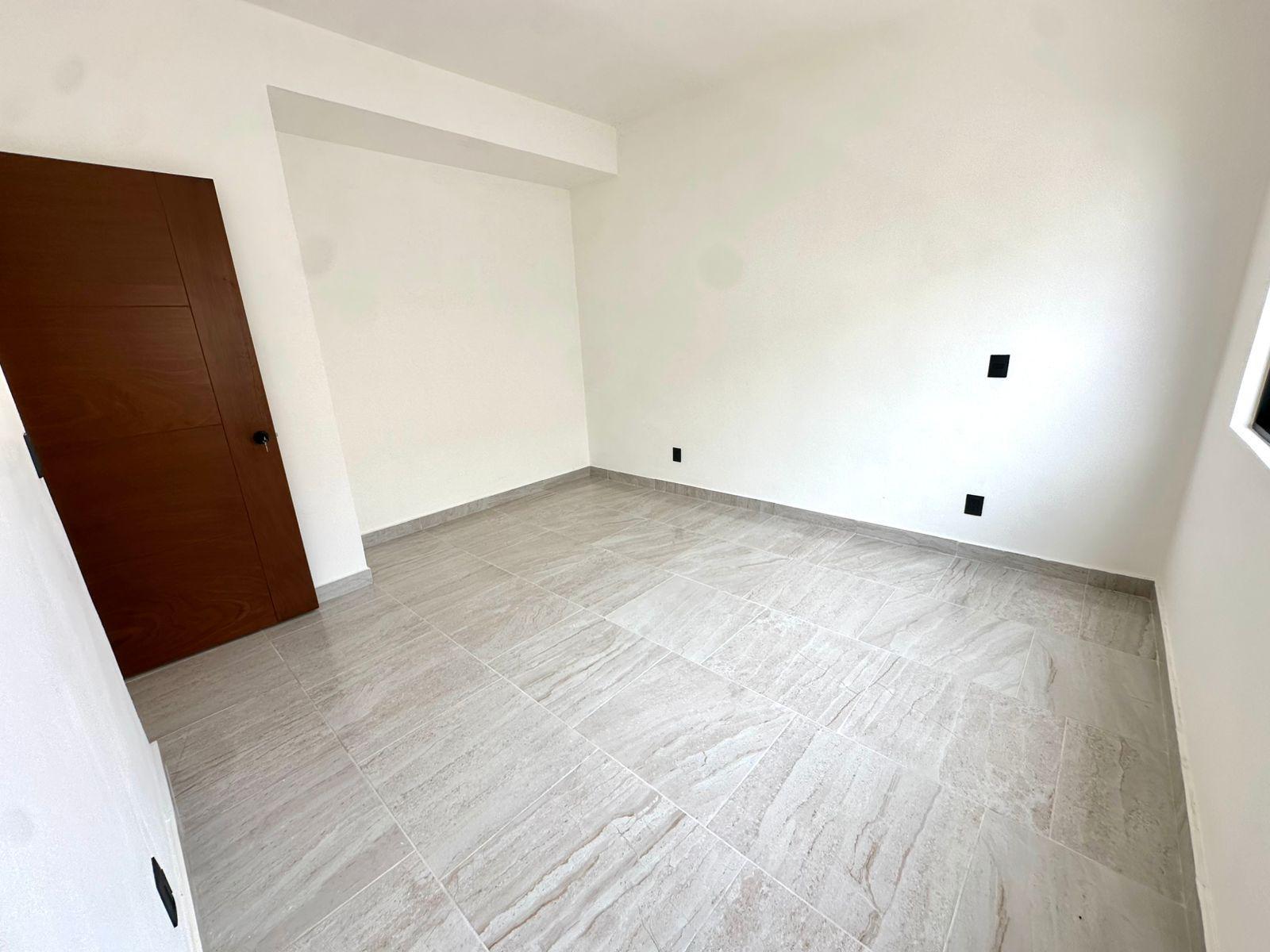 Casa en Venta de Oportunidad en Vía Cumbres Cancún – 4 Recámaras, 2 Niveles