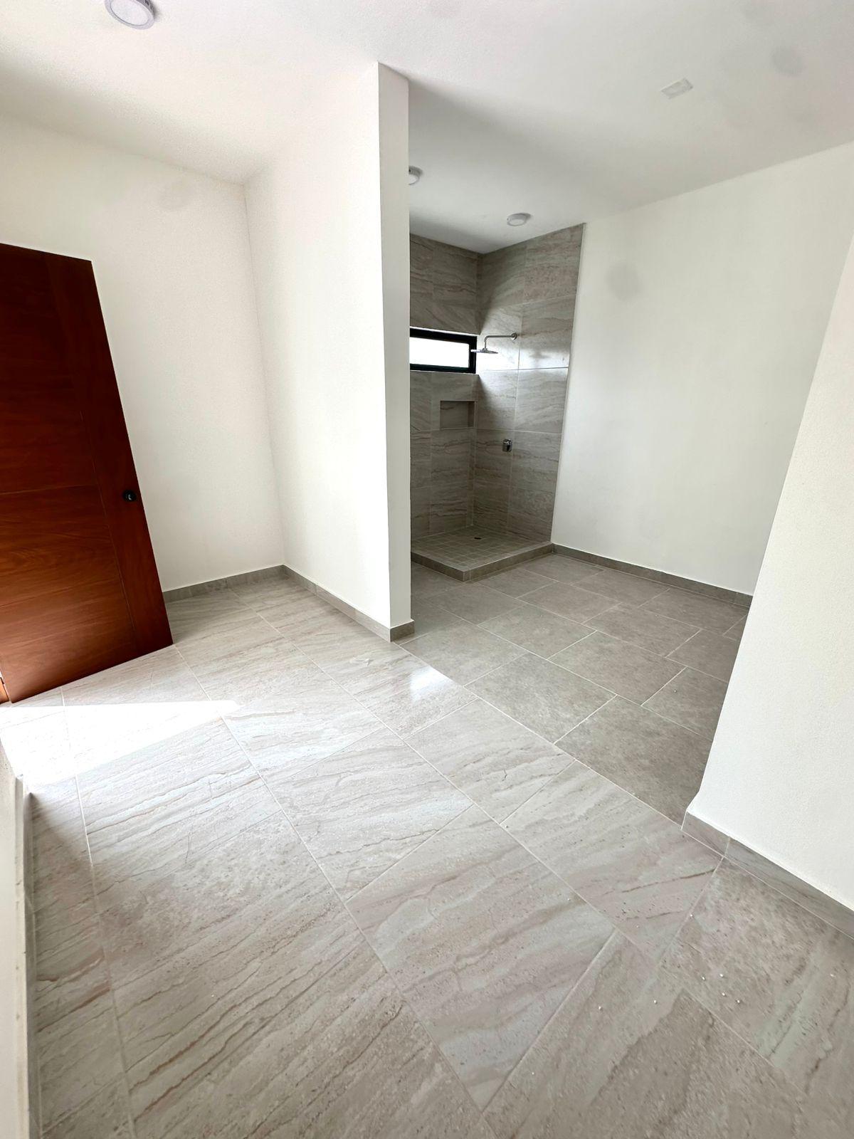 Casa en Venta de Oportunidad en Vía Cumbres Cancún – 4 Recámaras, 2 Niveles