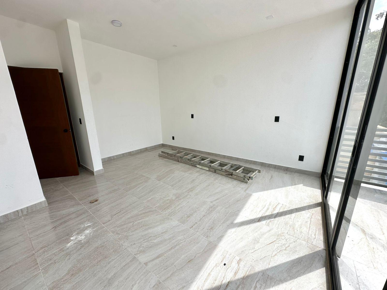Casa en Venta de Oportunidad en Vía Cumbres Cancún – 4 Recámaras, 2 Niveles