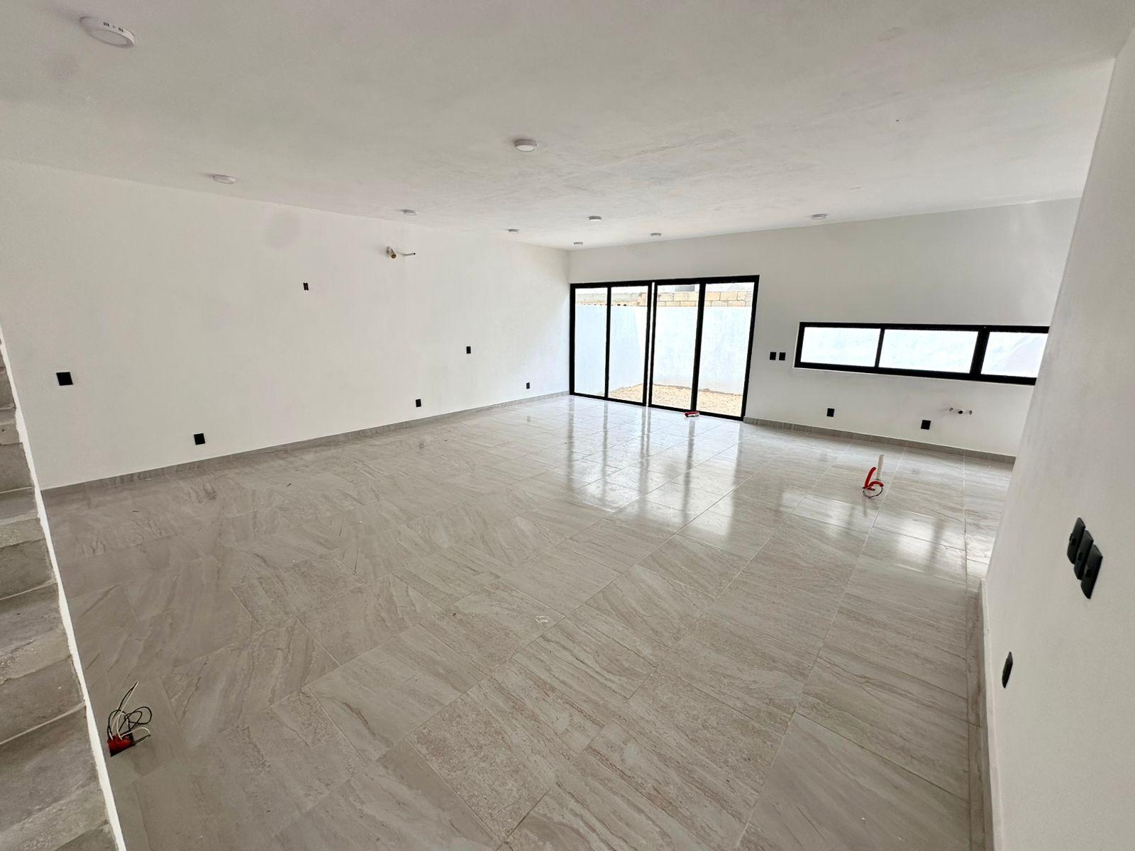 Casa en Venta de Oportunidad en Vía Cumbres Cancún – 4 Recámaras, 2 Niveles
