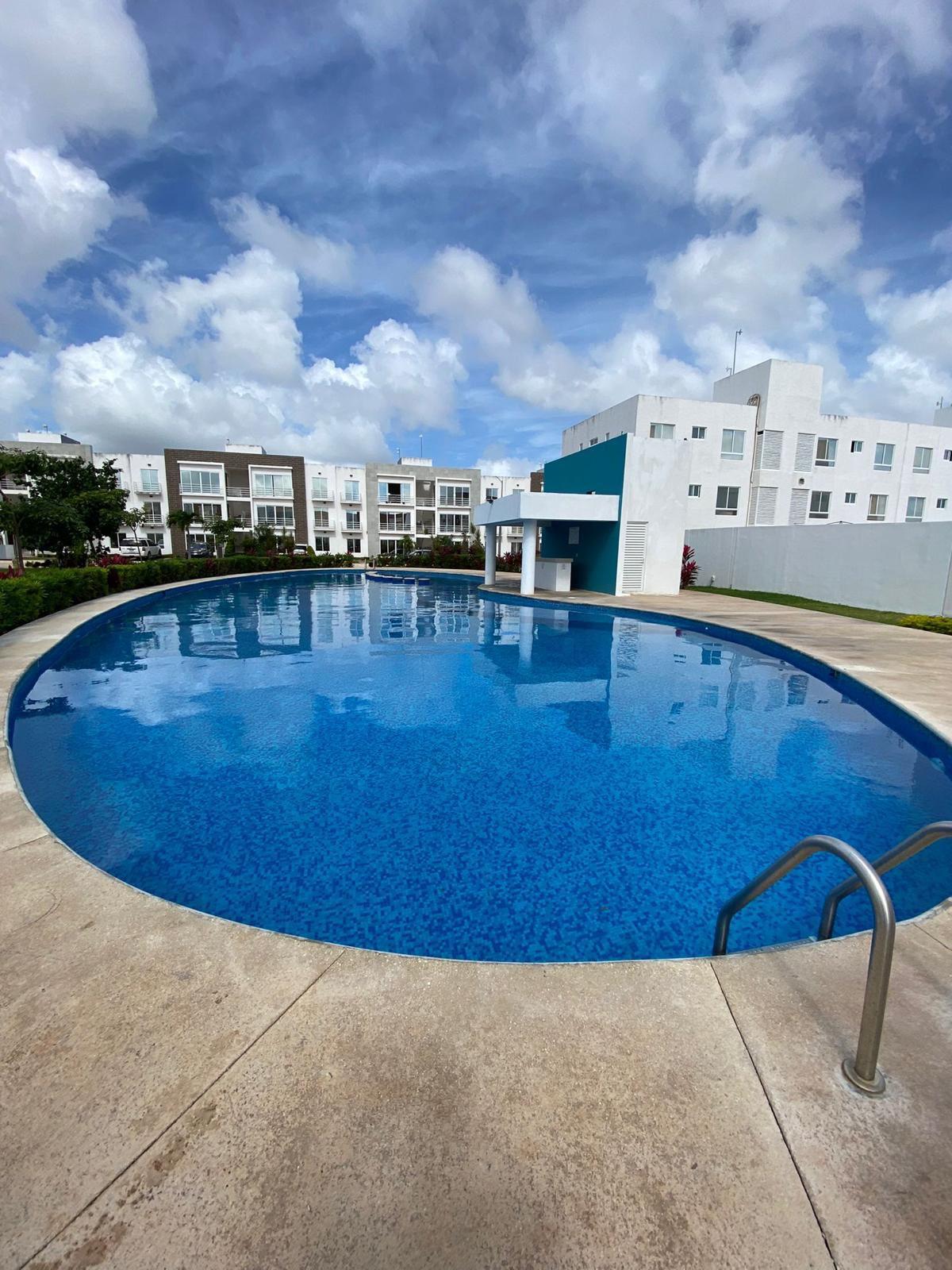 Departamento en Venta en Fraccionamiento Izamal Sur Cancún | 3 Recámaras y Alberca