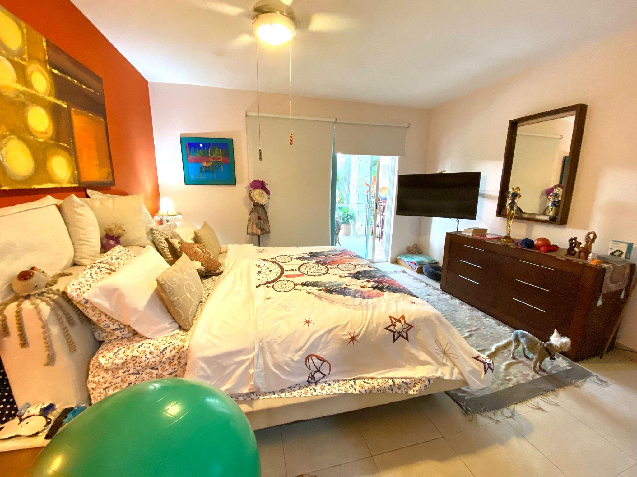 Vendo hermoso departamento en Condominio La Vista, El Table Cancún, con 3 recámaras y vista a la alberca