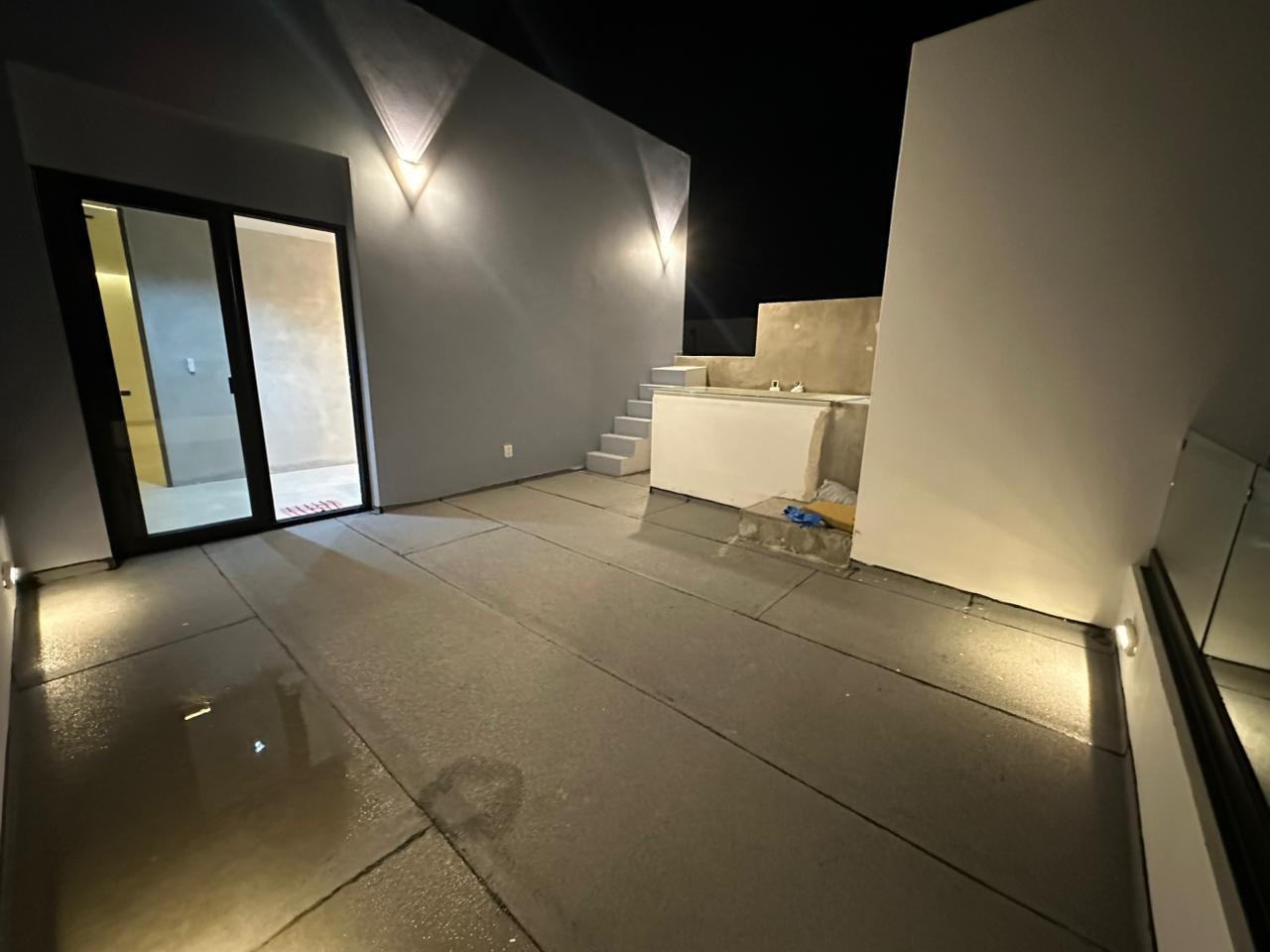 Casa de Lujo en Esquina con Alberca y Rooftop en Residencial Vía Cumbres, Cancún