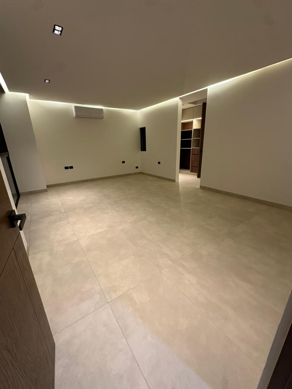 Casa de Lujo en Esquina con Alberca y Rooftop en Residencial Vía Cumbres, Cancún
