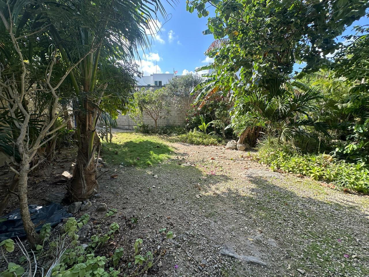 Terreno en Venta en Esquina – 284.5 m² en Privada sobre Av. Huaycán, Cancún